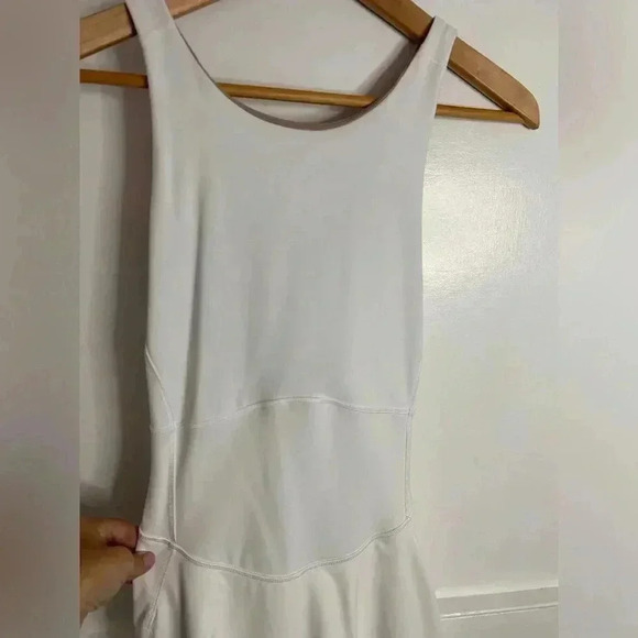Women’s Lululemon White Court Crush Cross Back Tennis Dress  Size 10 - Picture 3 of 5